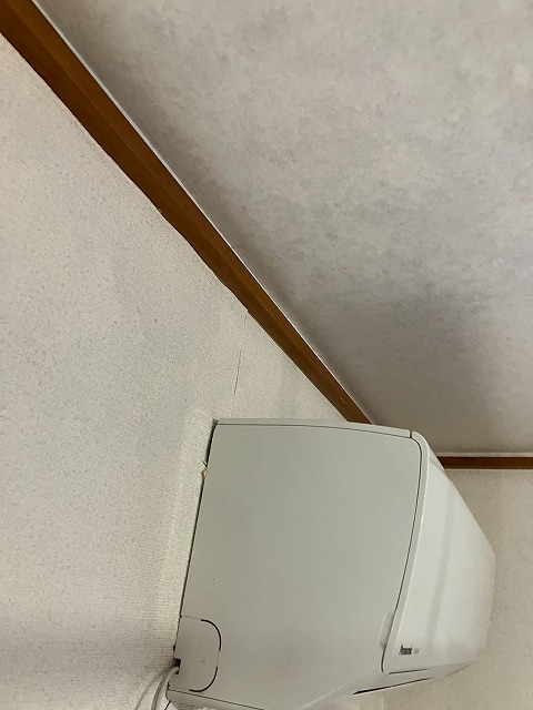 雨染みが生じた天井